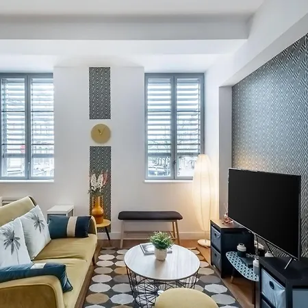 Le Jeanne D'arc Apartment